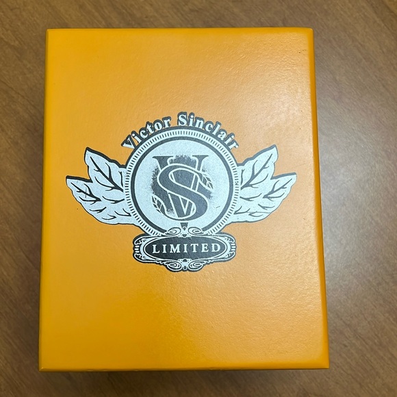 Cigar box - Picture 1 of 4